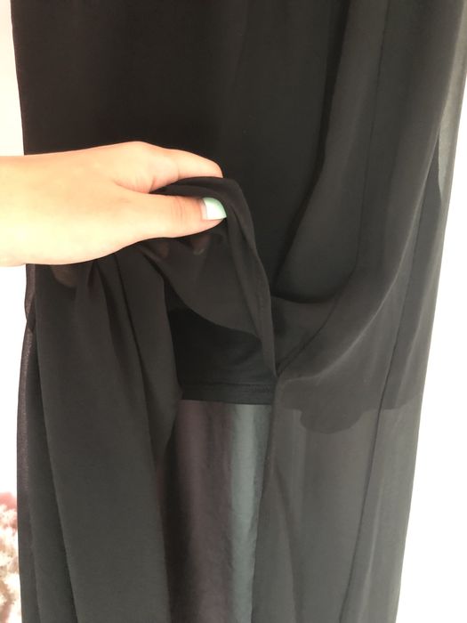 Черна рокля с цепка H&M