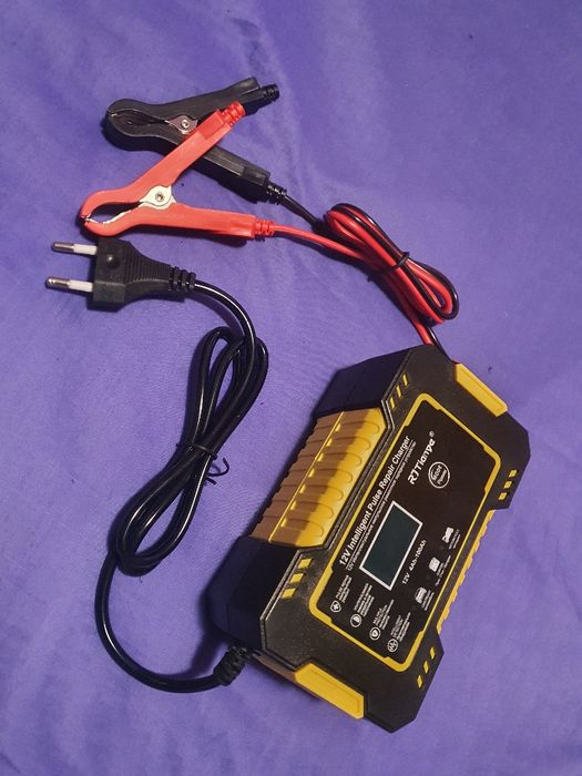 Redresor inteligent încarcare acumulator Auto 6 sau 12 volți