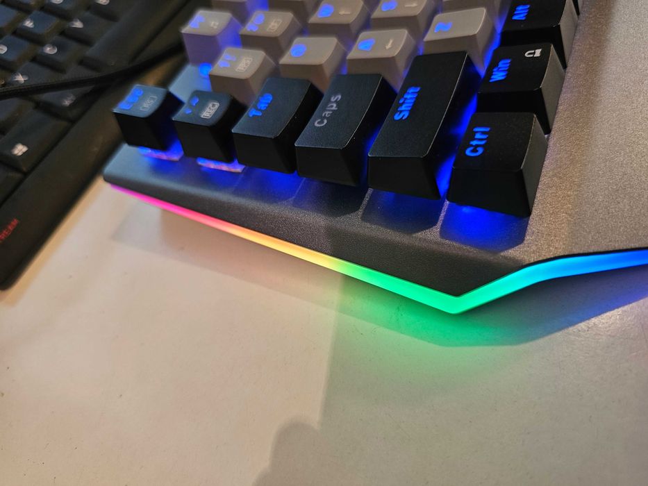 Tastatura Gaming Urage Exodus 700 semi mecanica