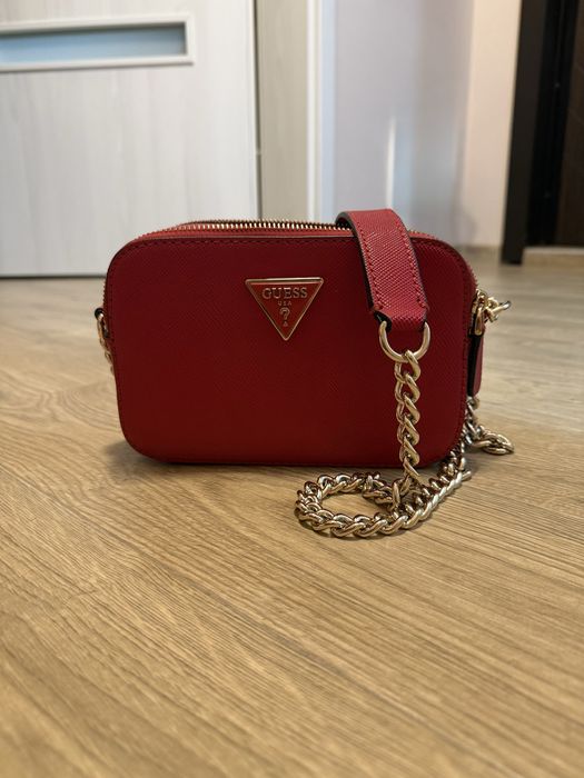 Дамска чанта Guess