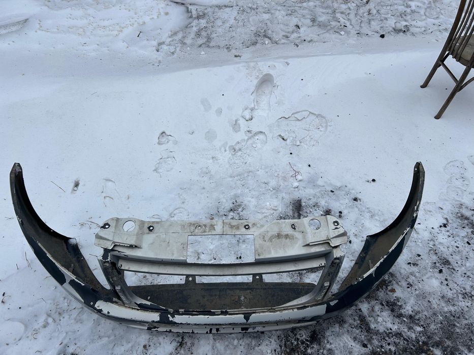 Продам бампер на лада гранта 1