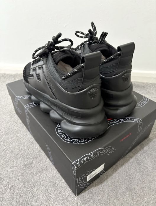Versace chain reaction