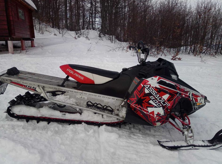 Snowmobil Polaris 800 Assault