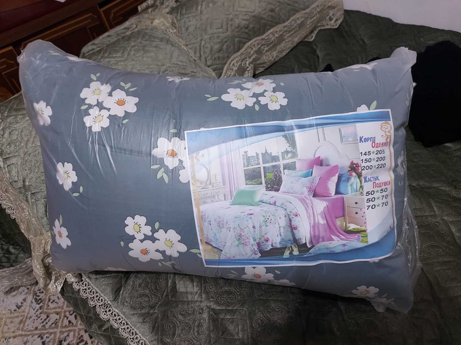 Подушки на синтепоне 70×50