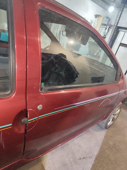 Двери на Рено твинго