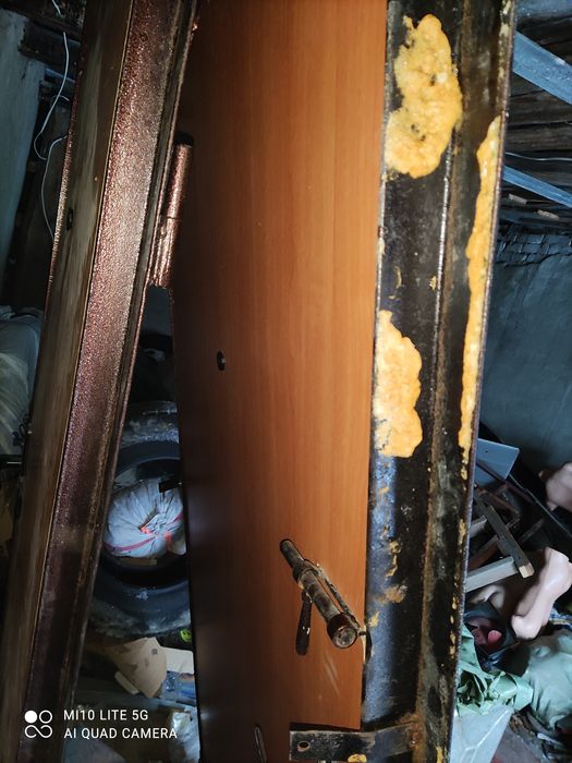 Продам двери металлические