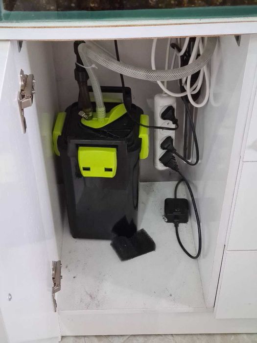 Аквариум (объёмом 220л) со всем в комплекте