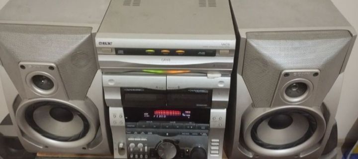 Sony muzikalniy sentr