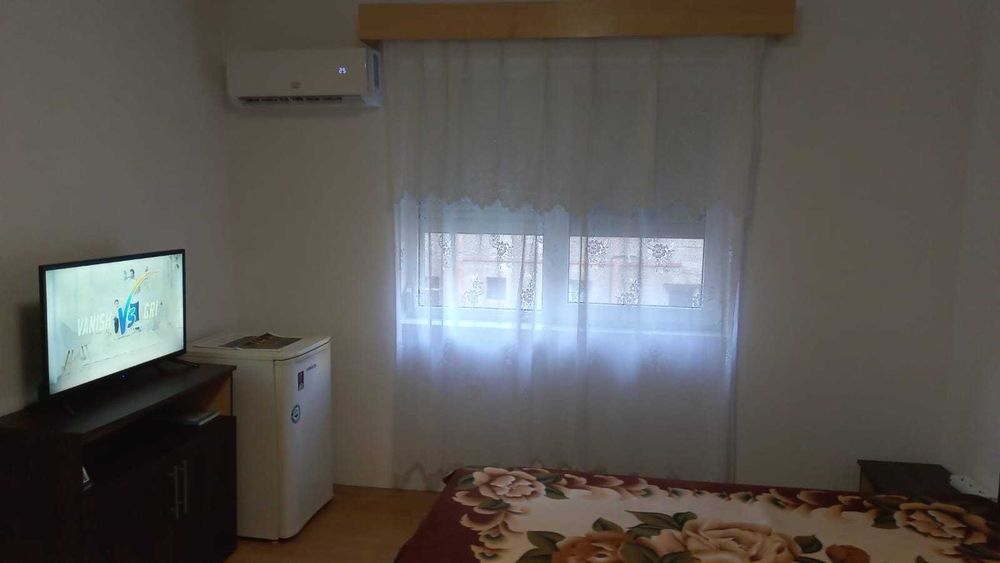 Schimb,Vând garsonieră în BĂILE HERCULENE  garsonieră,apa în TIMIȘOARA