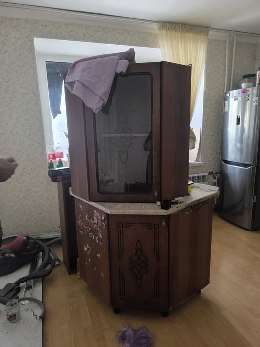 Отдам даром шкаф кухонный