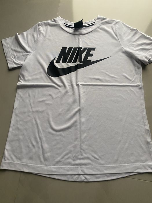 Tricou Nike,purtat de cateva ori marimea M