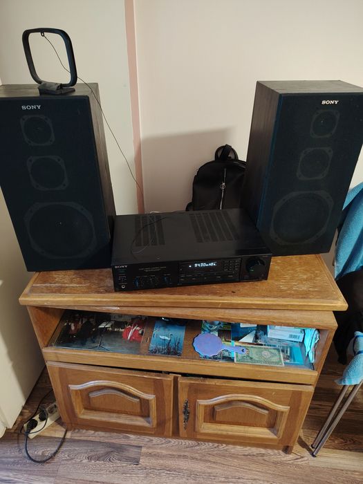 Vând Sony ,boxe+ radio funcționale