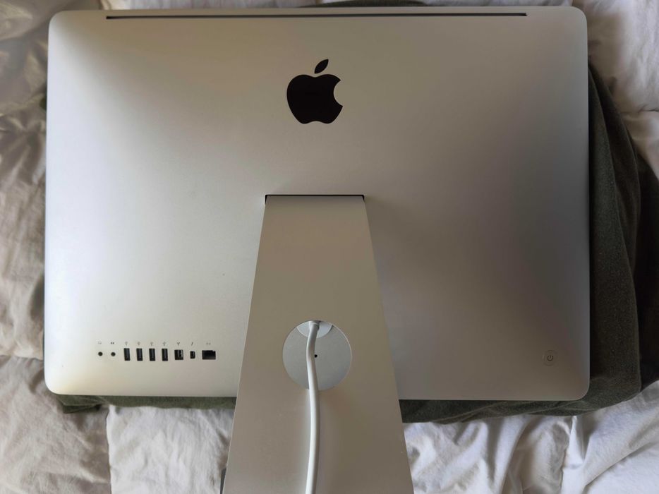 Apple iMac 21.5 Intel Core i5 2011 года