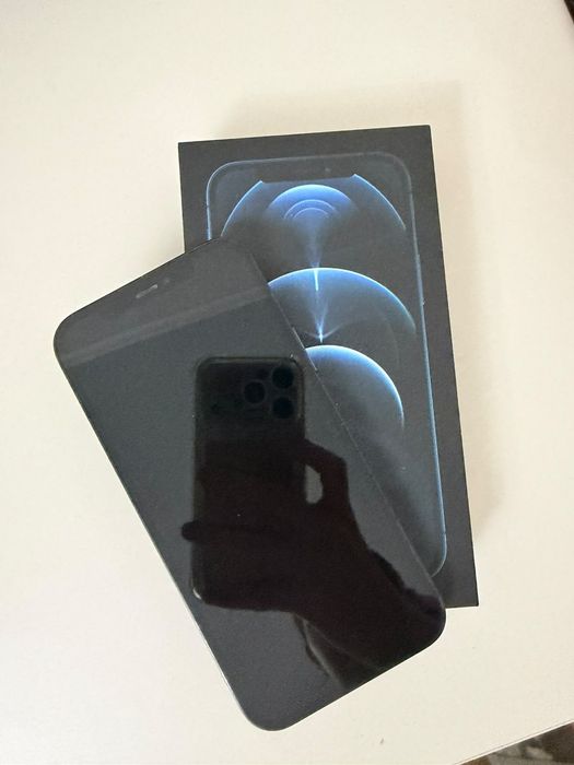 Продам Iphone 12 pro