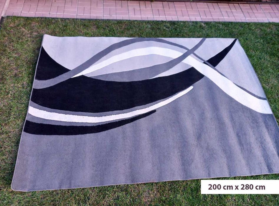 Vând covoare, diverse culori și dimensiuni