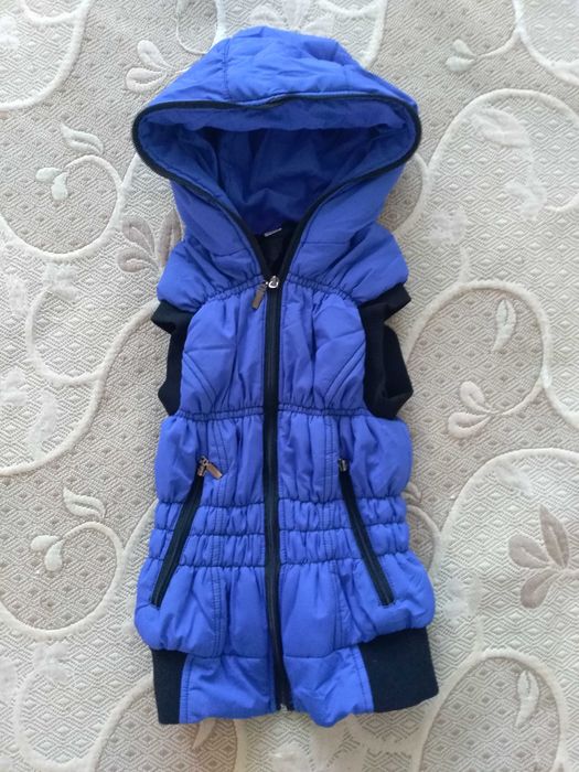 Продам безрукавку для девочки