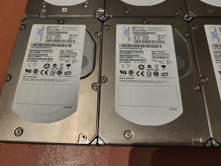 Pachet 16 buc HDD Server IBM 300Gb 15k RPM SAS