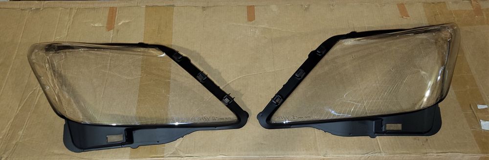 Стекло фары Lexus Lx 570