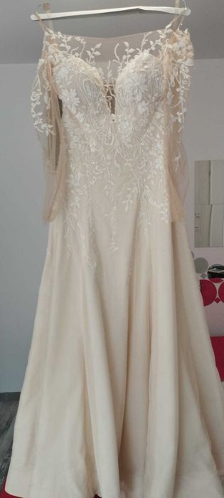 Rochie mireasa deosebita