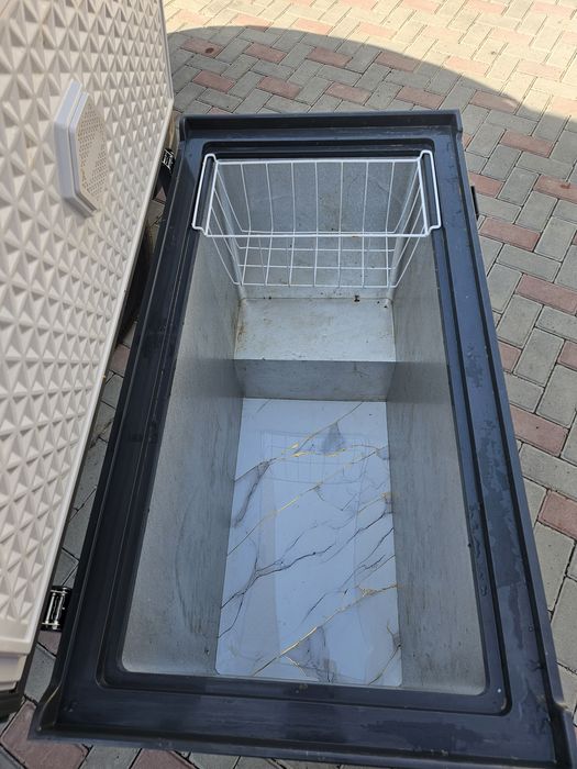 Продам морозильник