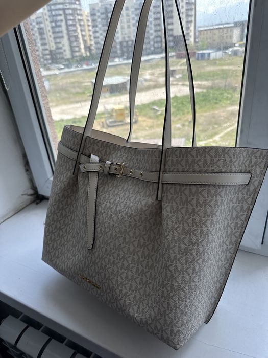 Продам оригинальную сумку MK
