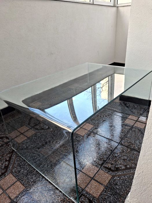 Холна стъклена маса