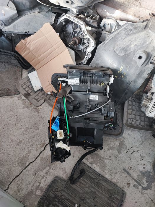 Vînd cutie climatizare dacia duster 2022