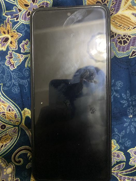 Sotiladi narxi 1300 iphone xs ga abmen bor ustiga dap qilinadi