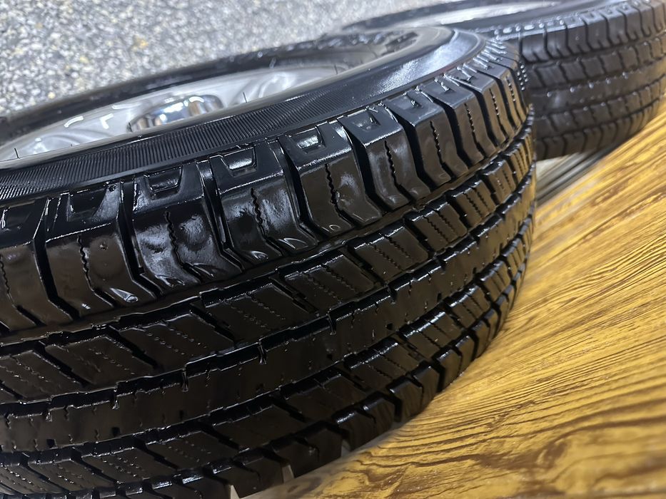 Продам колеса 4 шт  ( шины с дисками )