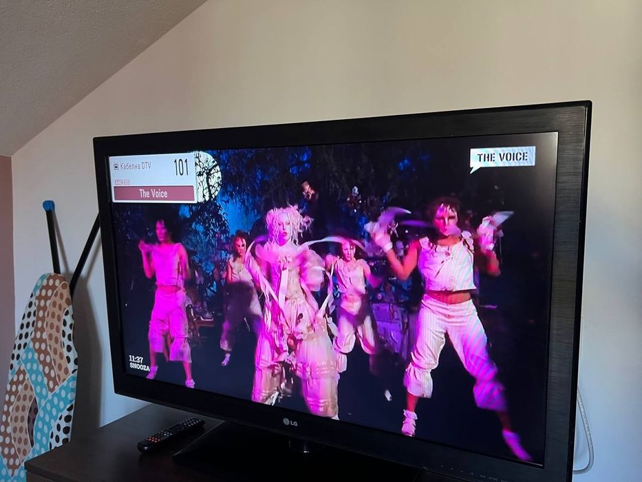 Телевизор LG 42 инча