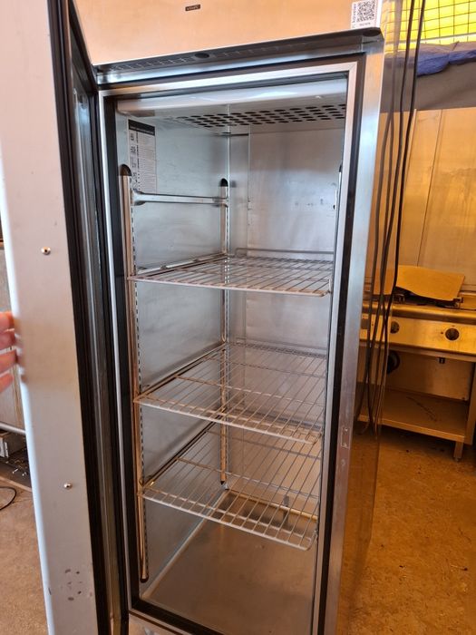 Frigider inox cu geam