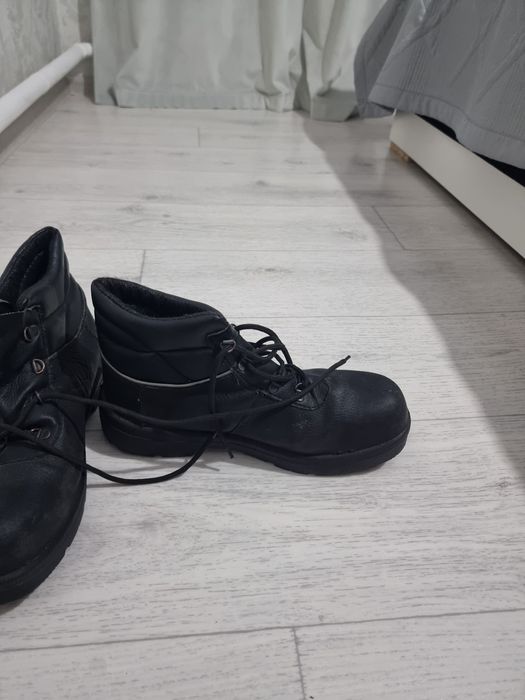 Работчая  обувь отличном состояний