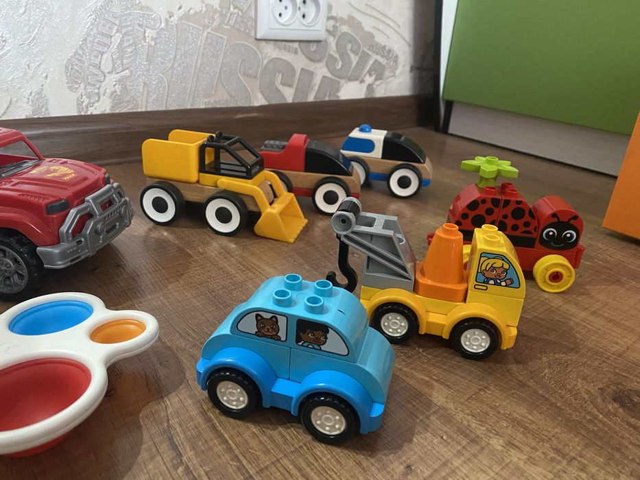 Продам набор машинок