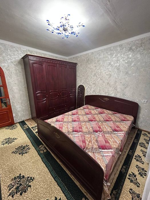 3хоналик 4каватда гиштлик домдан,Ягона дарча