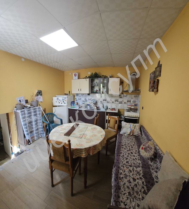 Реновирана тухлена къща в с. Първомайци