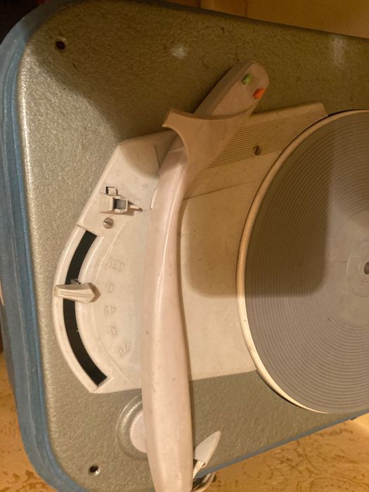 Старинен ретро грамофон