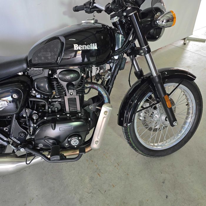 Motocicleta Benelli Imperiale 400 ABS | BNBF68439 | motomus.ro