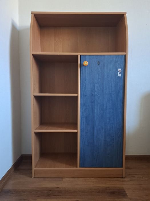 Продаётся стеллаж для дома