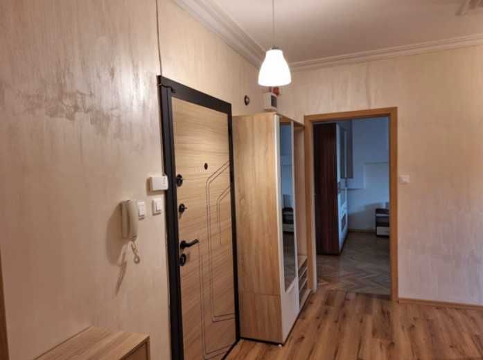 Тристаен апартамент под наем Младост 4