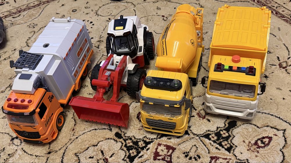 Продам машины игрушки