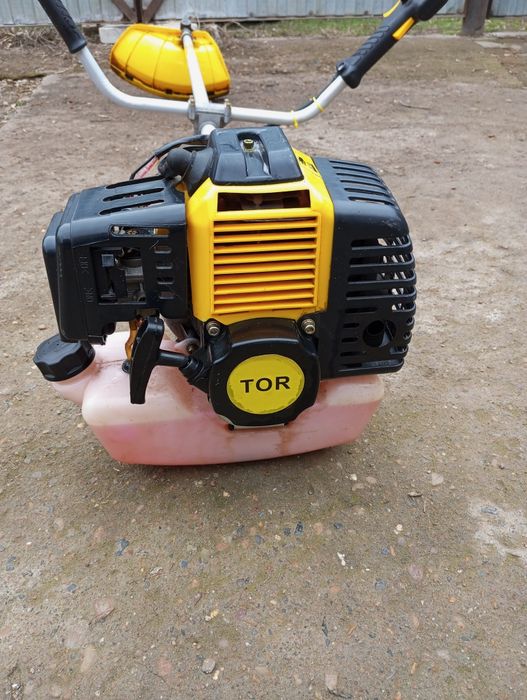 Продам триммер бензиновый