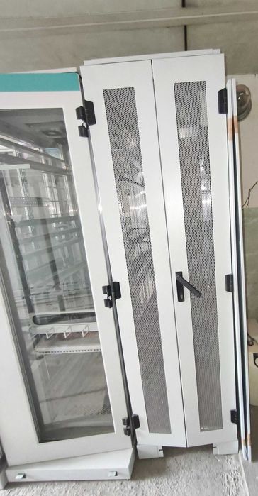 Шкафы серверные разные