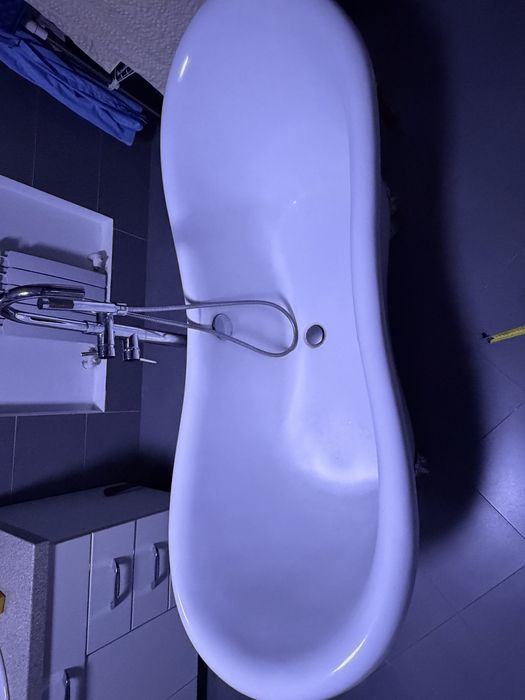 Продам ванну (Отдельностоящая)