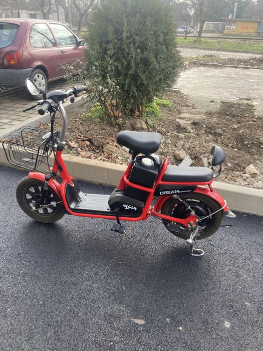 Двуместен електрически скутер