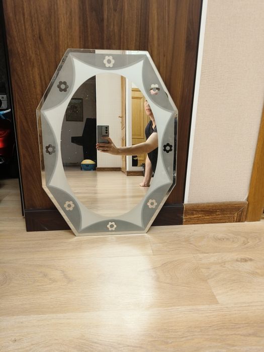 Продам зеркало б/у 1500 т