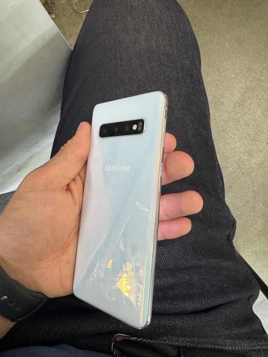 Продам самсунг s10 11 версия