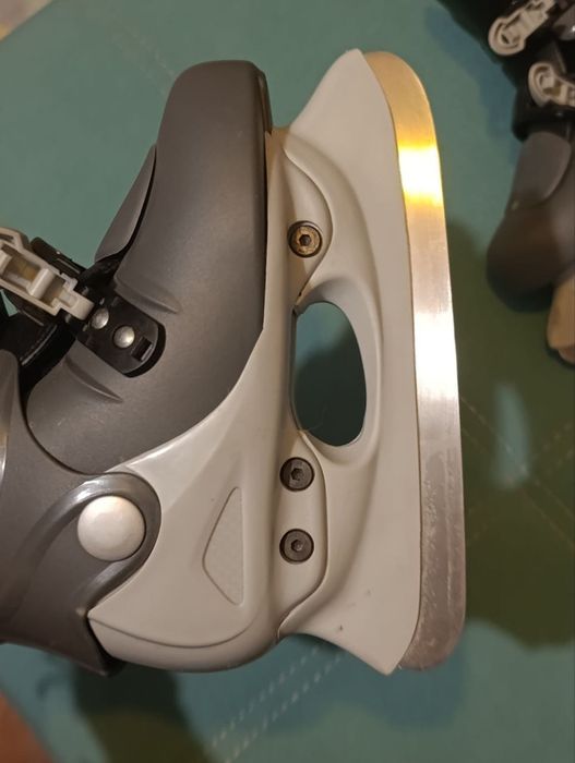 Продам коньки размер 30-33