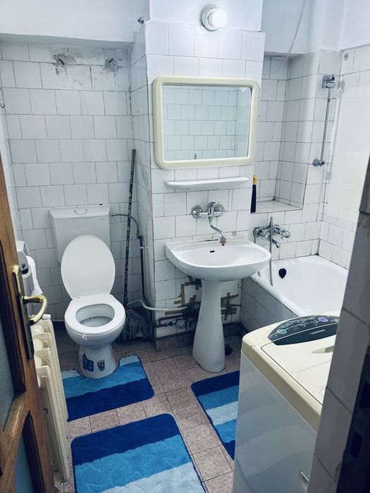 Vand apartament 3 camere