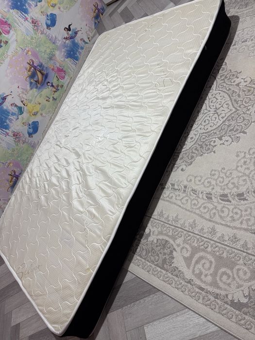 Срочно продам матрас 2 шт