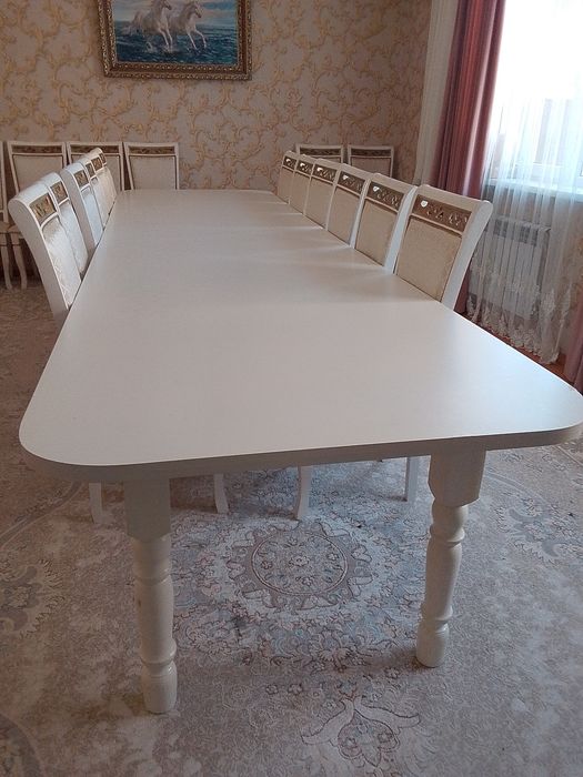 Стол для гостиной